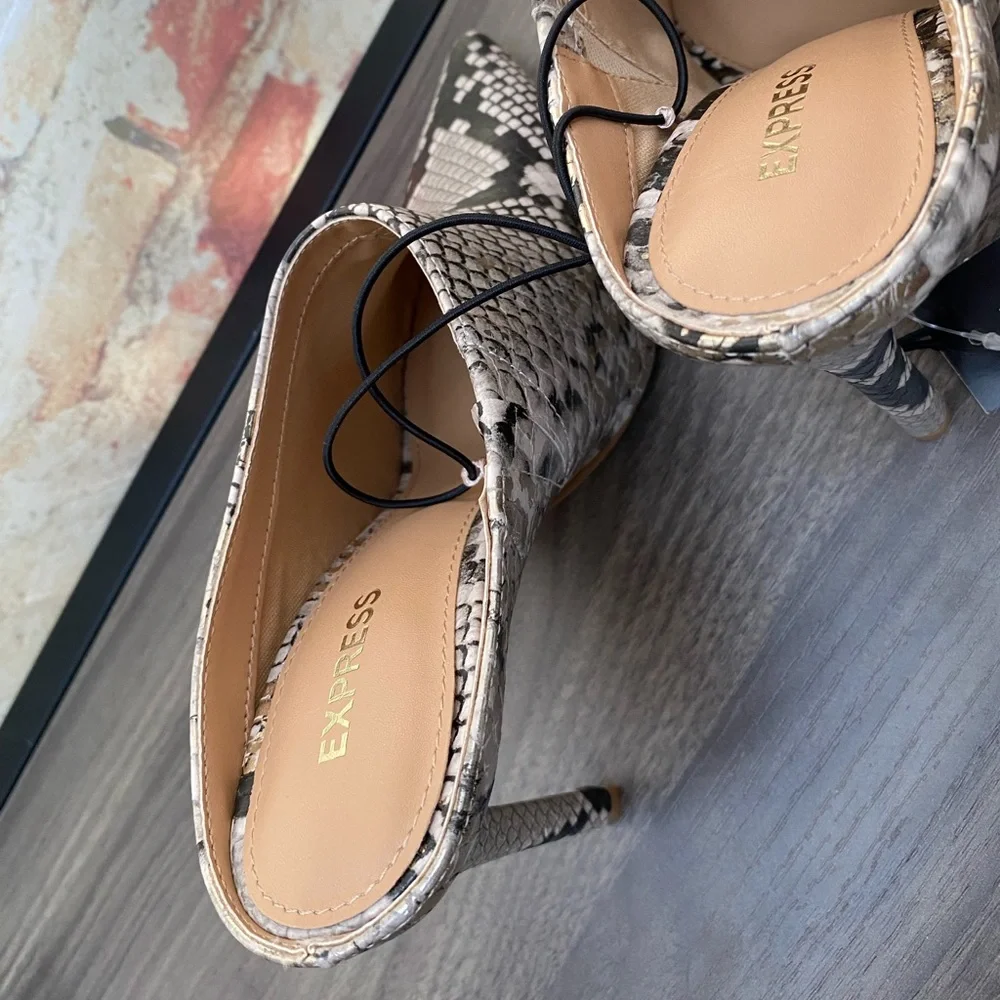 New Women’s Snakeskin Print Pointed Toe Mules - Picture 6 of 10